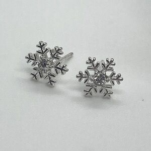 925 Sterling Silver Snowflake Cz Stone Centre Stud Earrings | 9mm